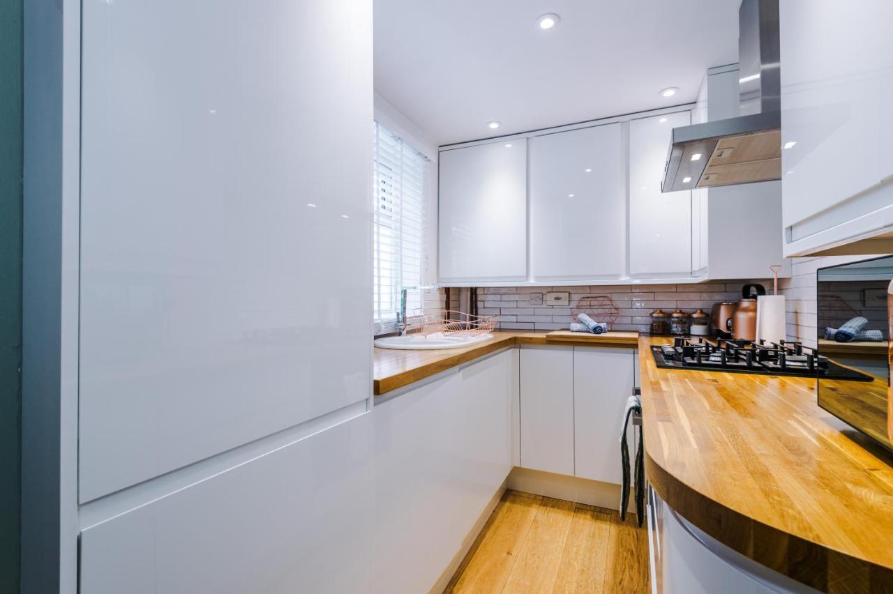 Chester City Centre Haven: Cozy 2-Bed Home for 6 Exterior photo