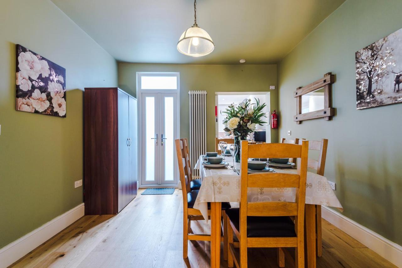 Chester City Centre Haven: Cozy 2-Bed Home for 6 Exterior photo