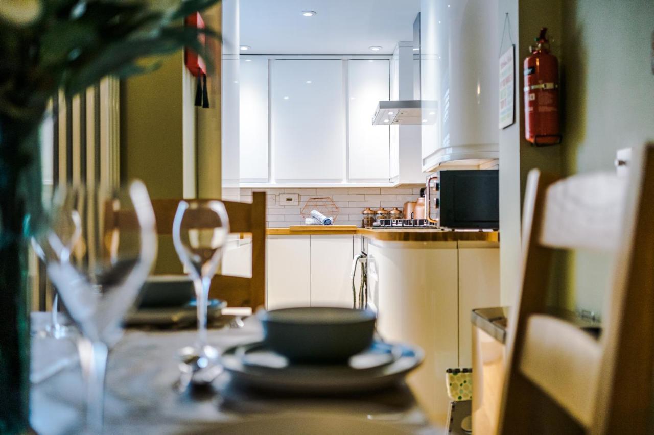 Chester City Centre Haven: Cozy 2-Bed Home for 6 Exterior photo
